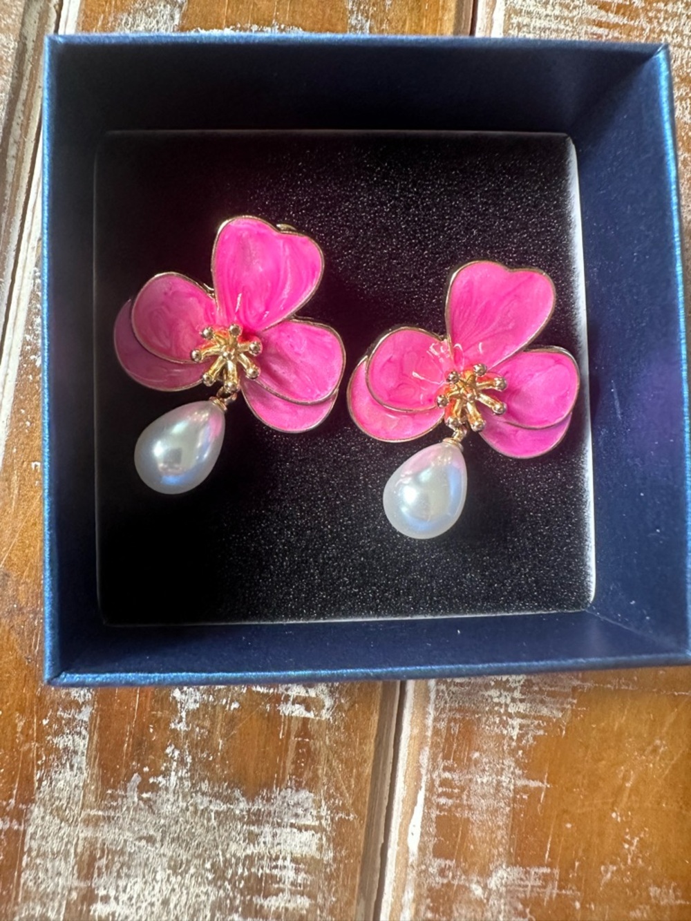 NIB Alilang Pink Floral Drop Earrings with Pearl Teardrop